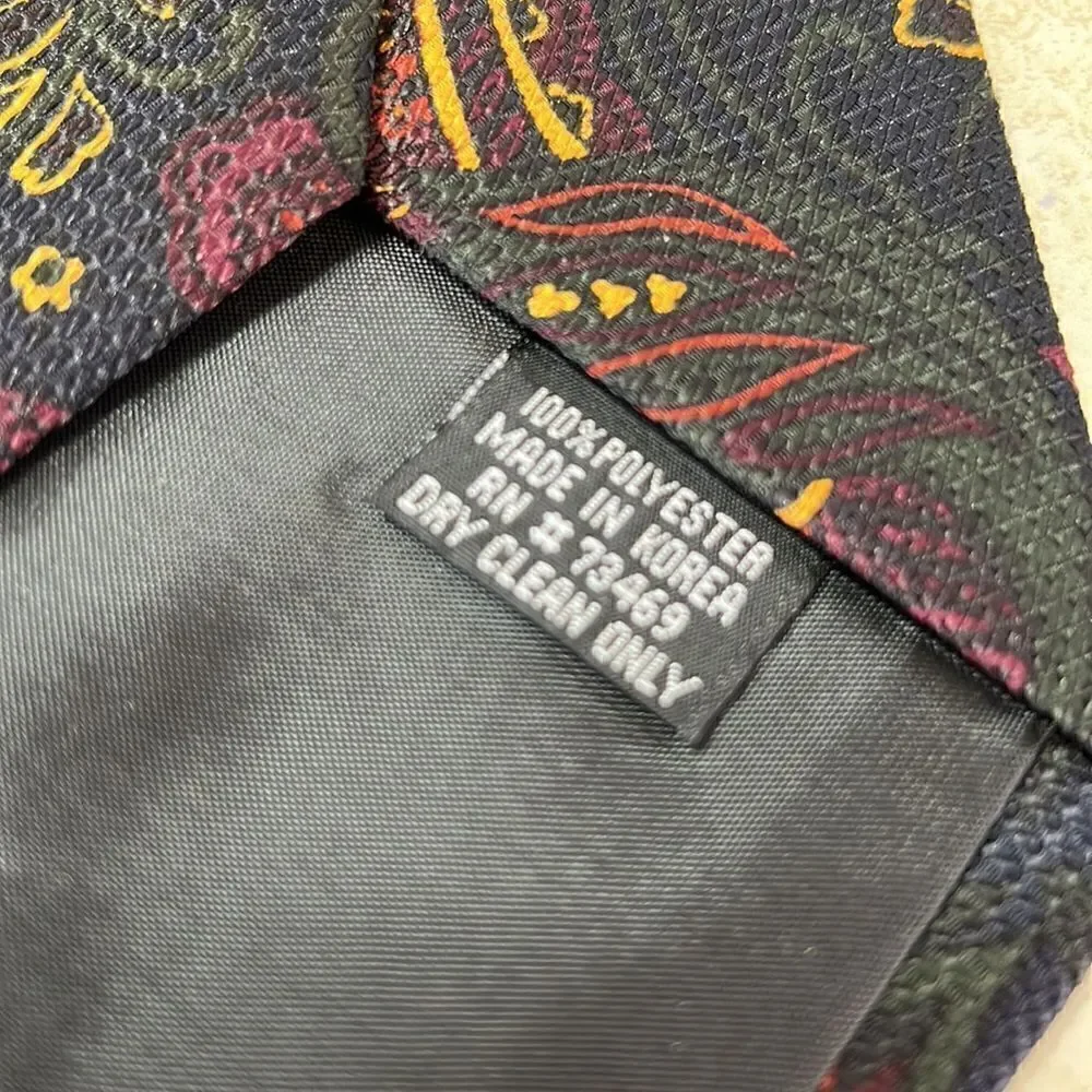 Looney Tunes Neck Tie With All your Friends!